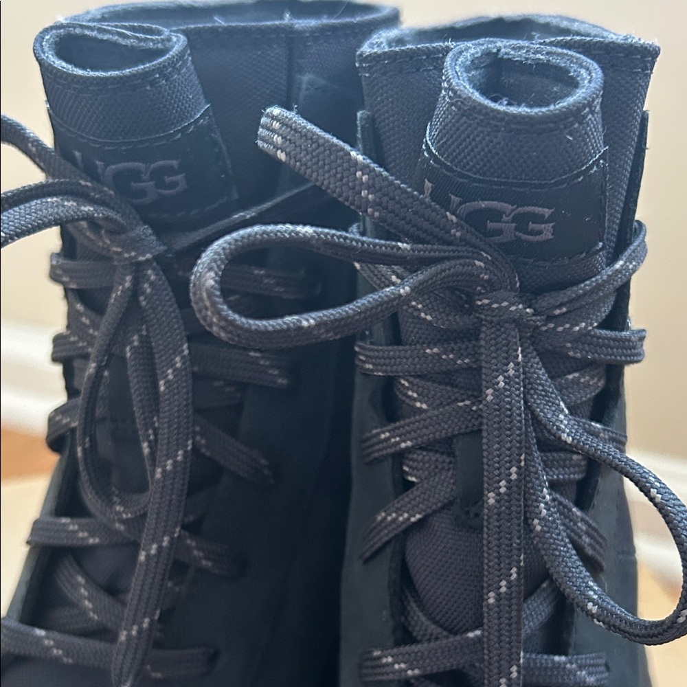 Women’s The Ugg Lug Black Boots BRAND NEW - Picture 5 of 8